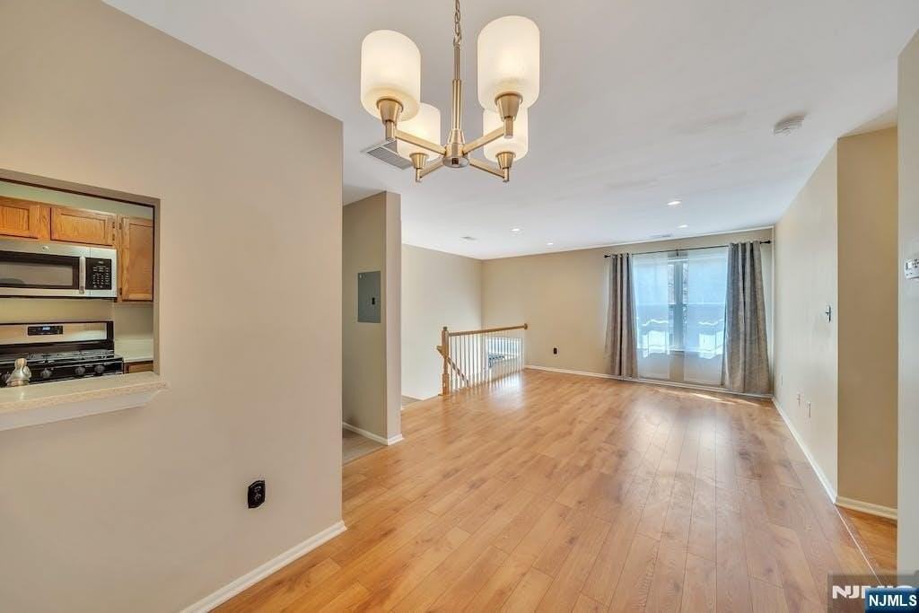 1041 Cumberland Court - Photo 5 of 19