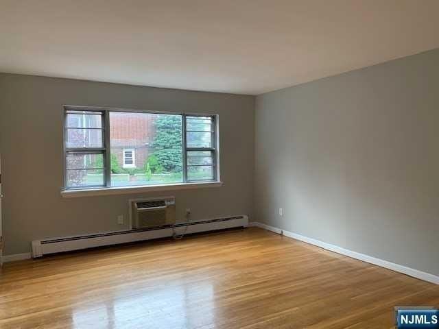 129131 6th St #1 - Photo 2 of 6