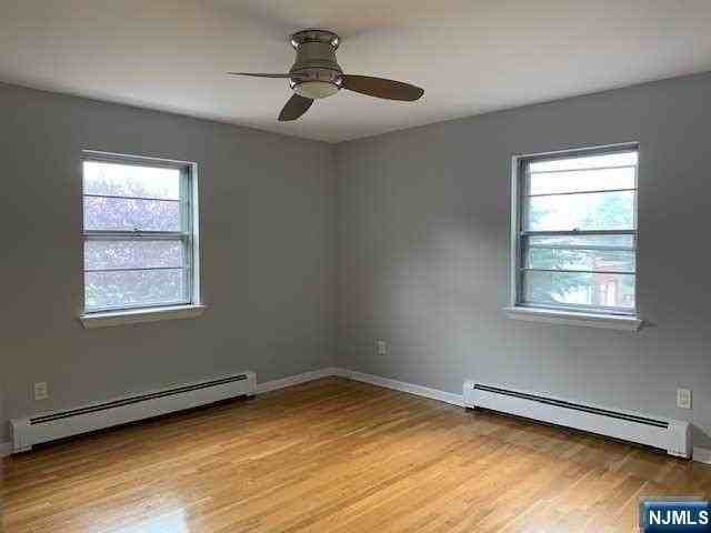 129131 6th St #1 - Photo 5 of 6
