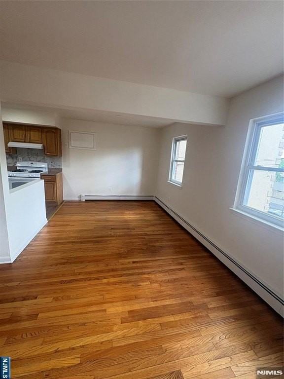 399 Walker St #1B - Photo 4 of 11