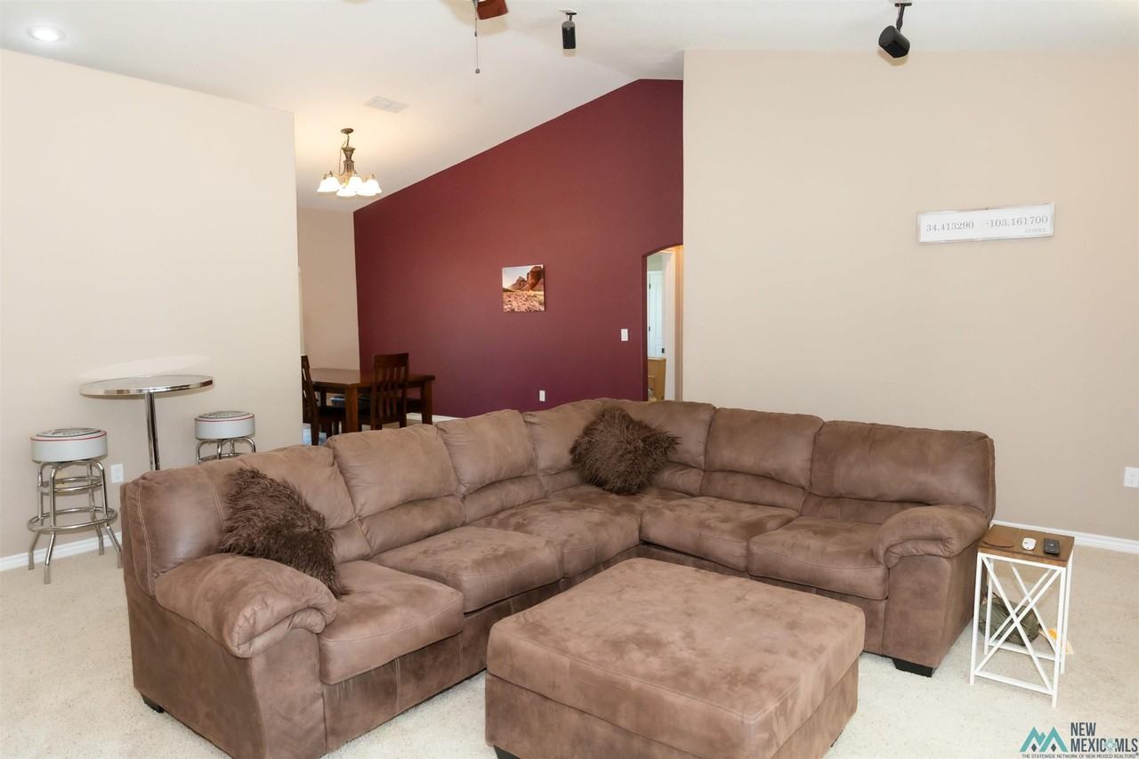 3008 Fred Daugherty Ave - Photo 4 of 44