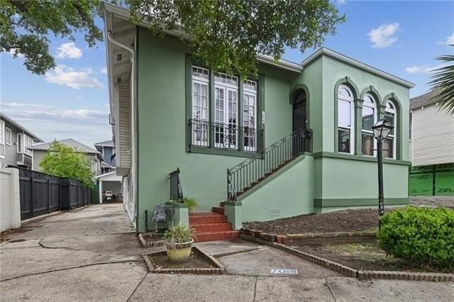 7018 S Claiborne Ave - Photo 2 of 16