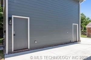 1123 S Delaware Pl #B - Photo 2 of 9