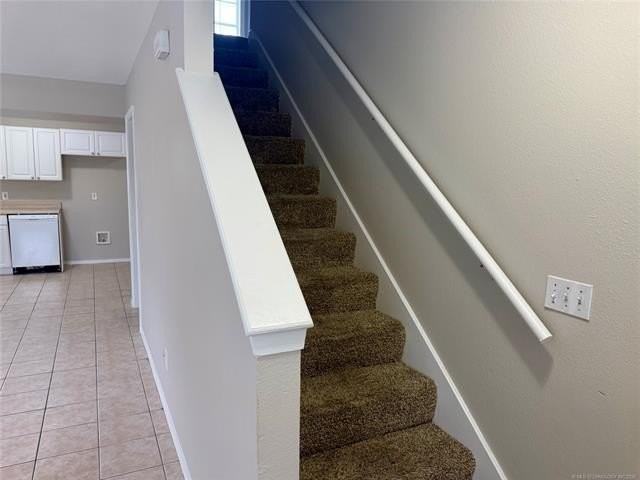 14250 S Hickory St - Photo 5 of 9