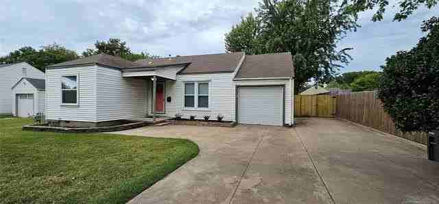 1430 S Erie Ave - Photo 3 of 23
