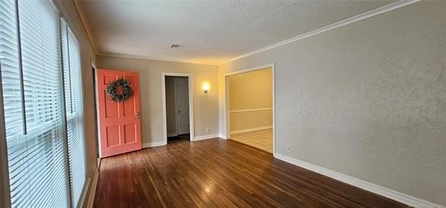 1430 S Erie Ave - Photo 6 of 23