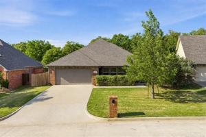 featured image of 1005 Stone Creek Dr