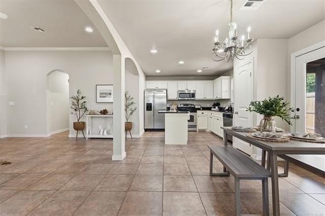 1005 Stone Creek Dr - Photo 4 of 39