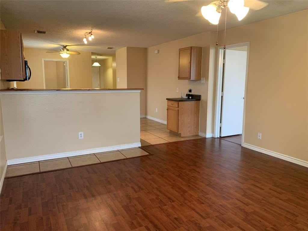 4854 Waterford Dr - Photo 4 of 22