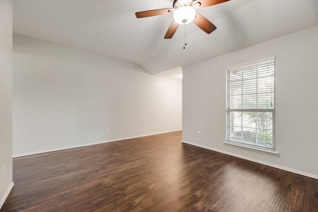 9139 Grand Canal Dr - Photo 6 of 30