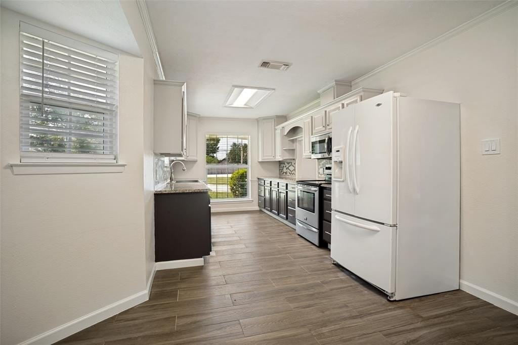 6355 Starnes Rd - Photo 7 of 25