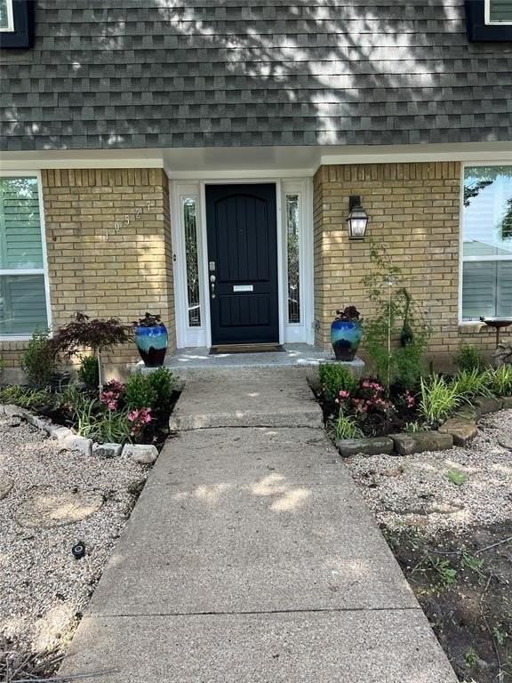 10527 Ravenscroft Dr - Photo 2 of 18