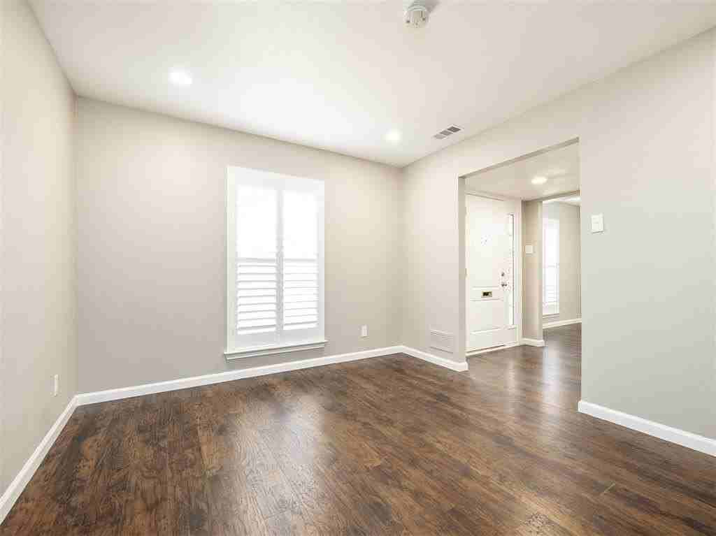 10527 Ravenscroft Dr - Photo 5 of 18