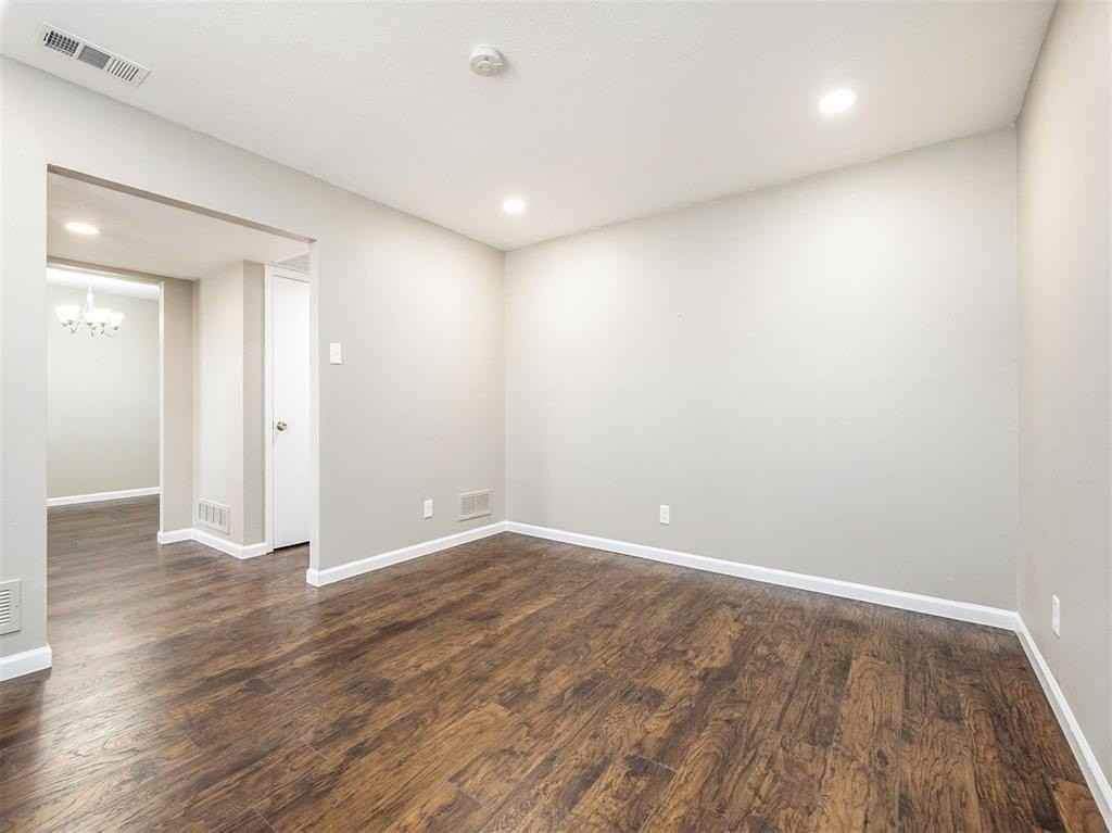 10527 Ravenscroft Dr - Photo 6 of 18