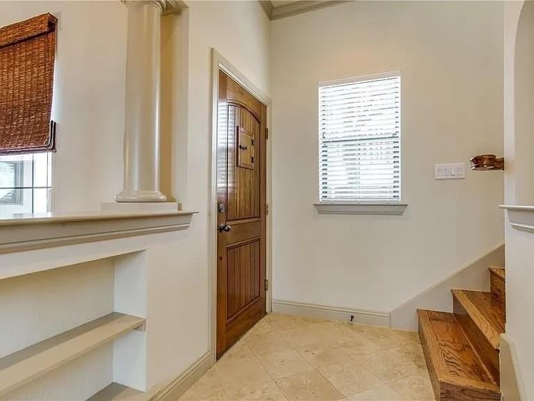 3012 Carmel St - Photo 4 of 25