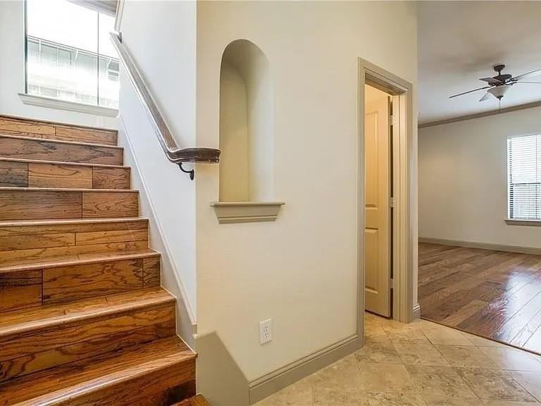 3012 Carmel St - Photo 6 of 25