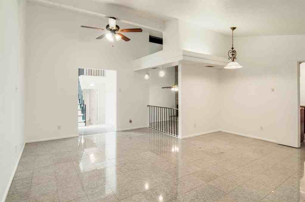 9023 Pinewood Dr - Photo 3 of 26