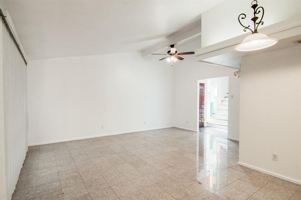 9023 Pinewood Dr - Photo 4 of 26