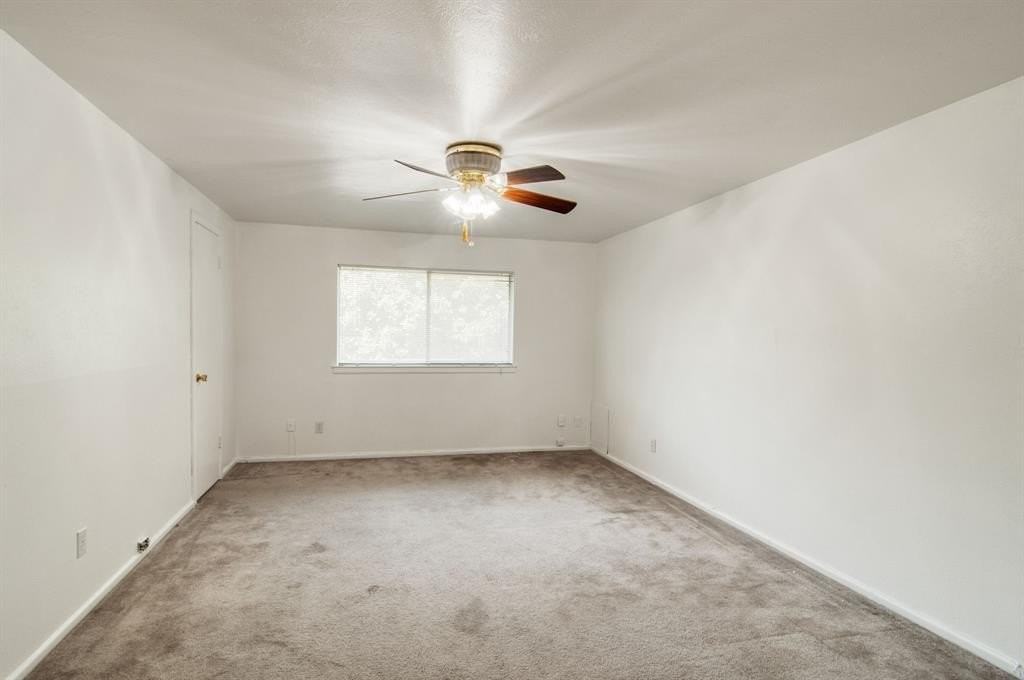 9023 Pinewood Dr - Photo 5 of 26