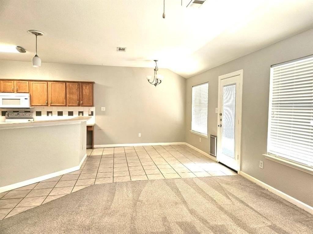 3209 Avery Ln - Photo 3 of 14