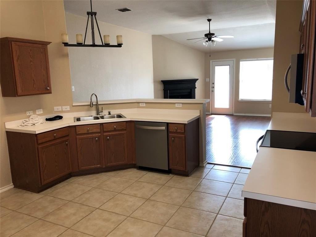2824 Quarter Horse Ln - Photo 3 of 19