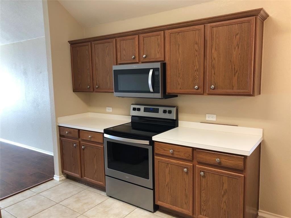 2824 Quarter Horse Ln - Photo 4 of 19