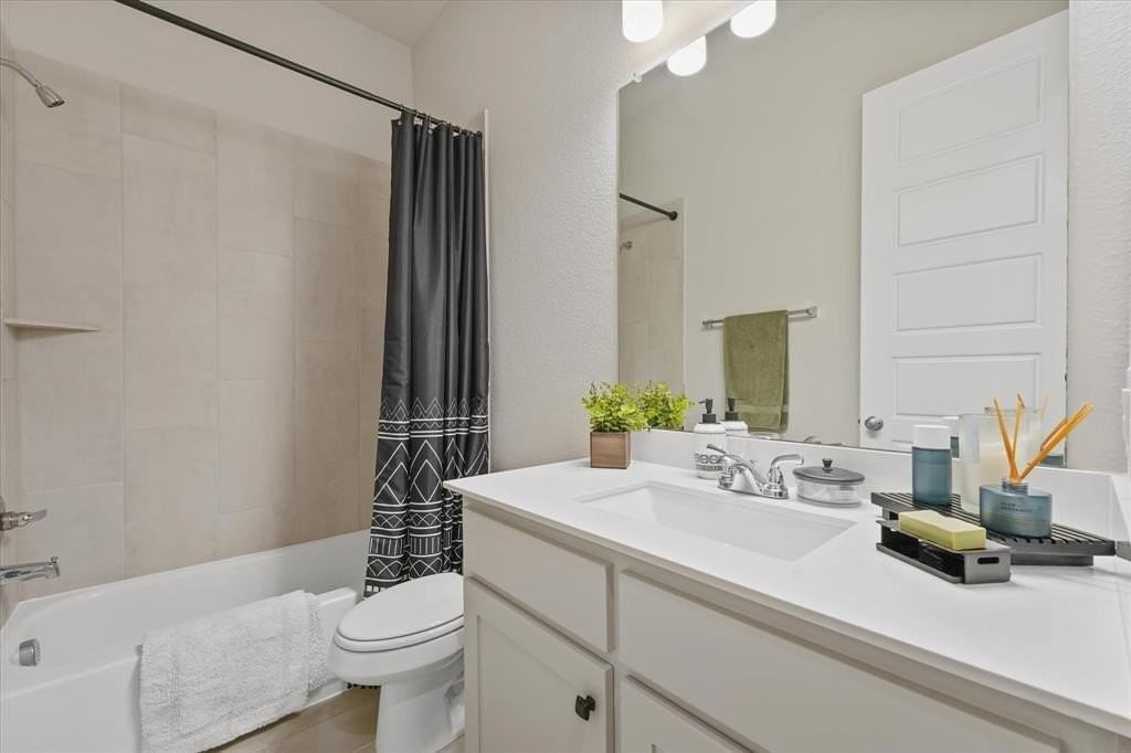 10620 Oates Branch Ln - Photo 7 of 33