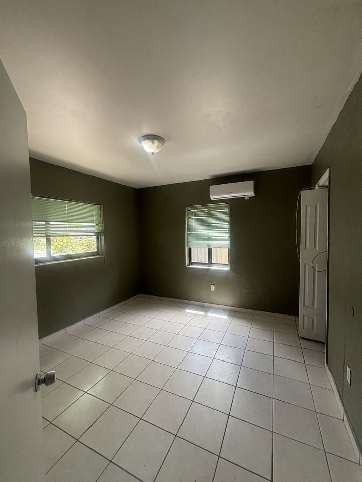 1167 Nw 112th St - Photo 6 of 8