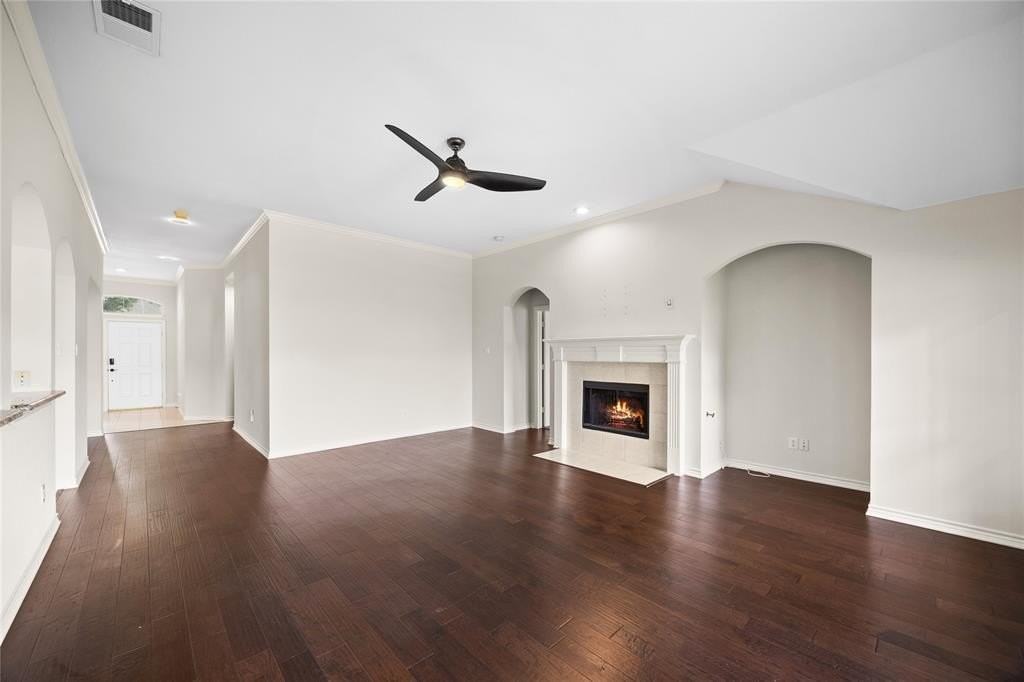 5906 Independence Ct - Photo 3 of 28
