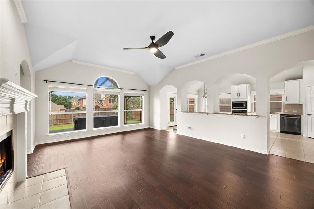 5906 Independence Ct - Photo 5 of 28
