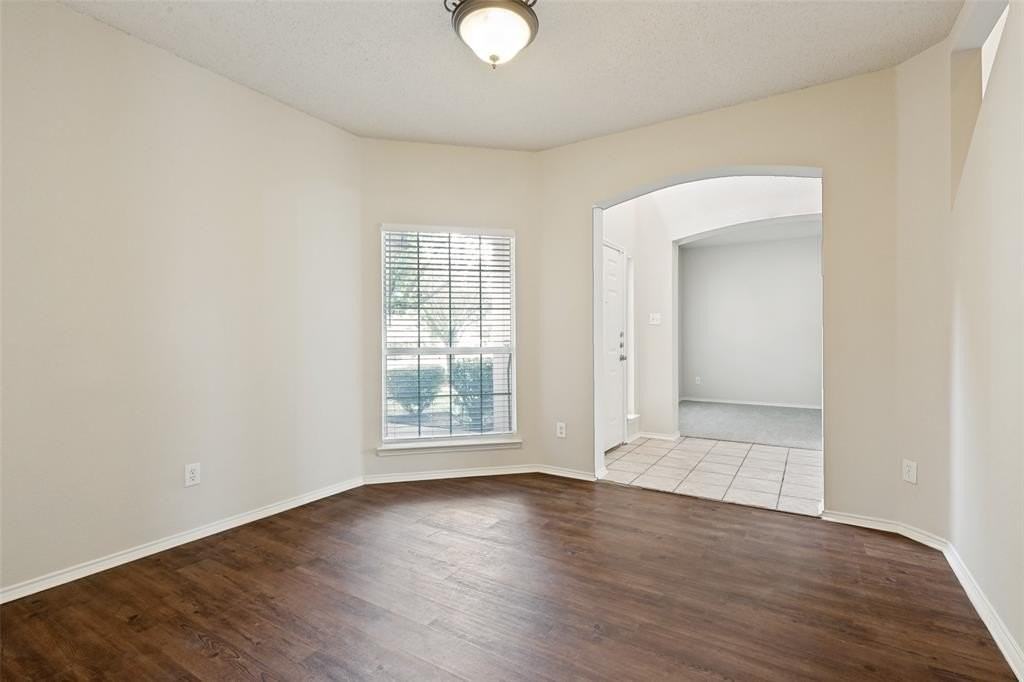732 Fox Run Trl - Photo 2 of 15