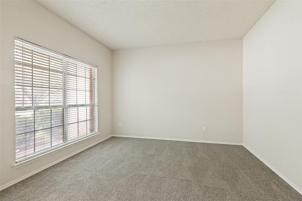 732 Fox Run Trl - Photo 3 of 15