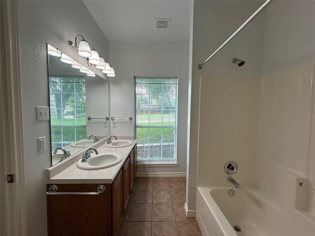 921 Cedar Ridge Dr #919 - Photo 3 of 9