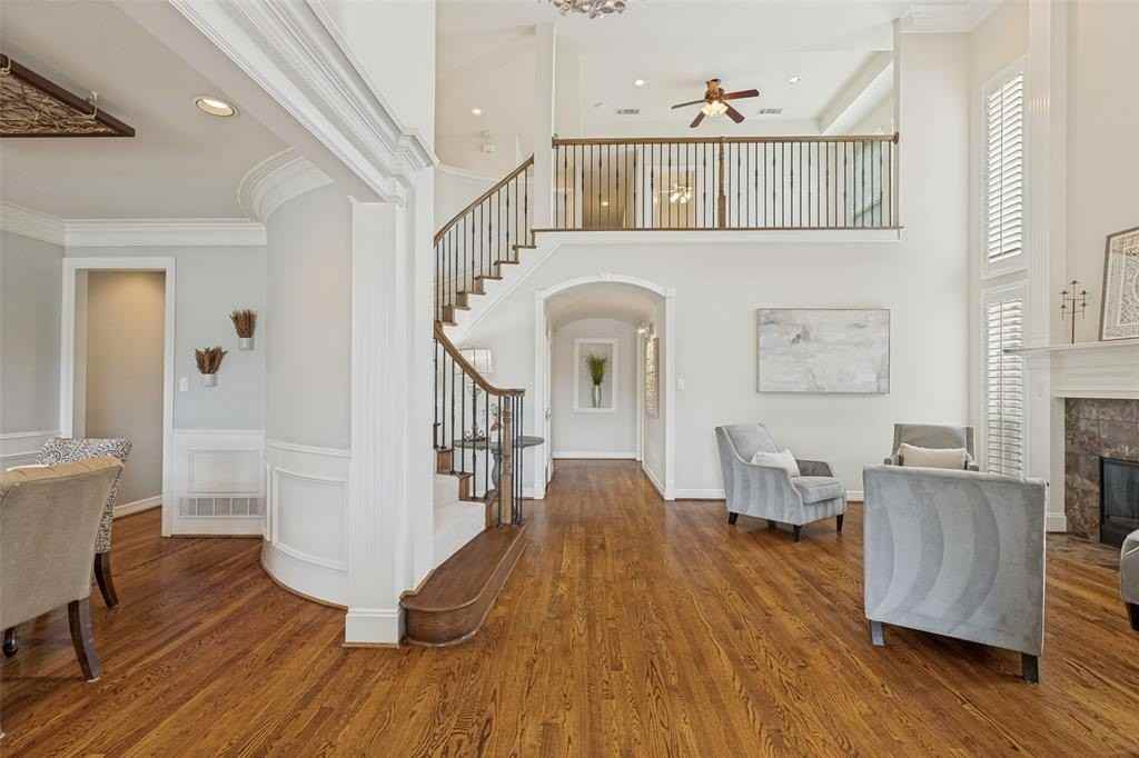 804 Waterbury Ct - Photo 4 of 40