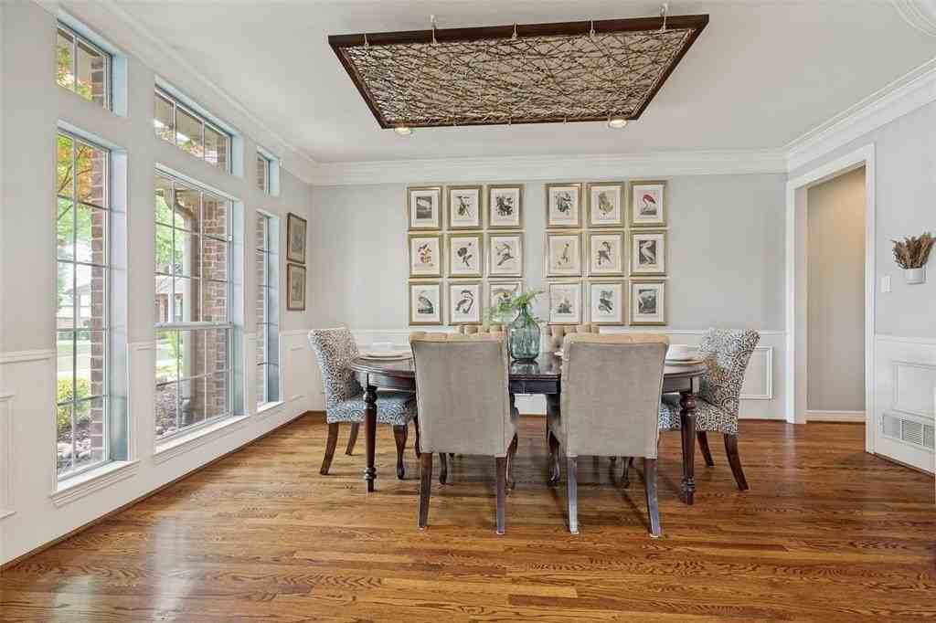 804 Waterbury Ct - Photo 6 of 40