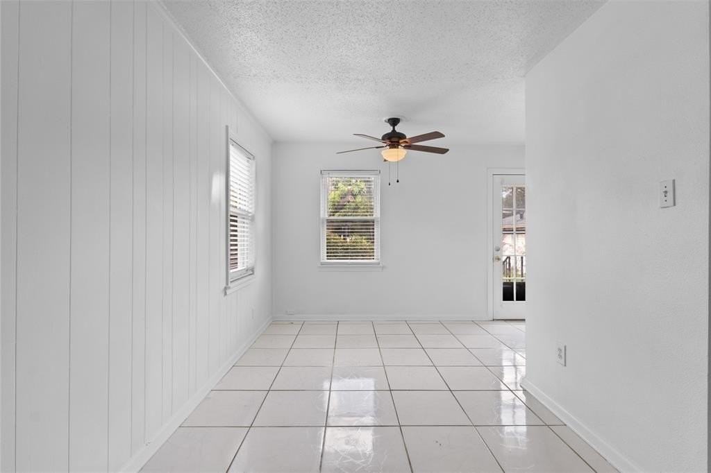 323 Hillcrest Ave - Photo 7 of 18