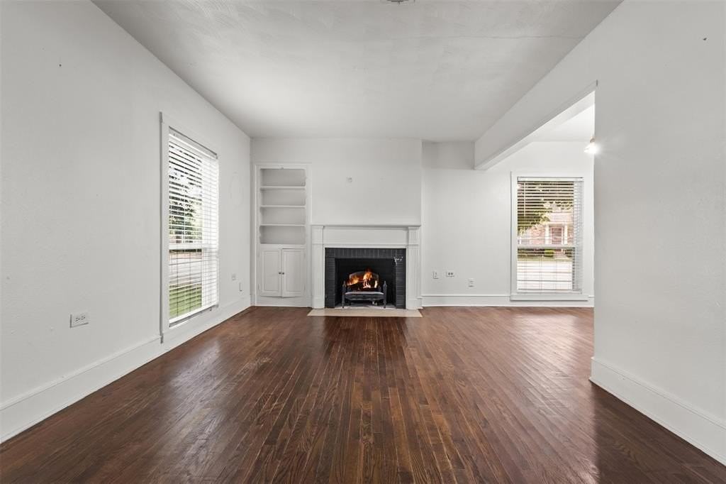 301 Maple St - Photo 3 of 18