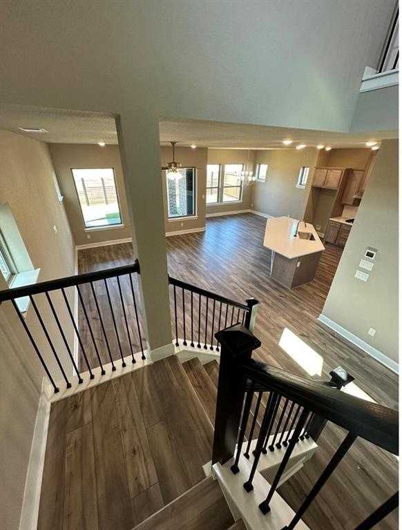 2525 Four Roses Dr - Photo 7 of 19