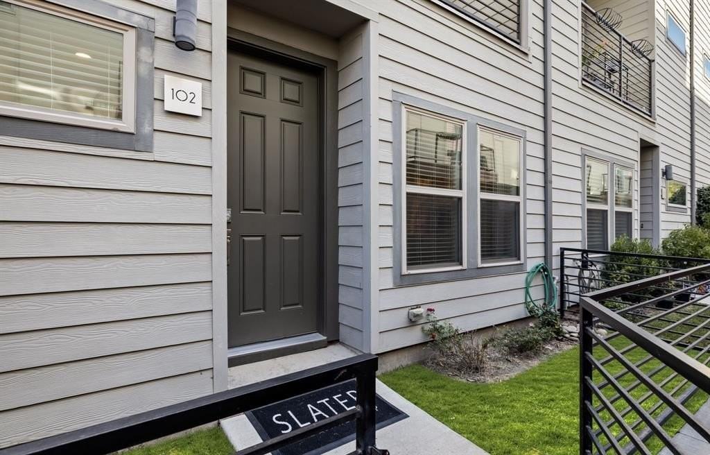 4222 Roseland Ave #102 - Photo 2 of 26