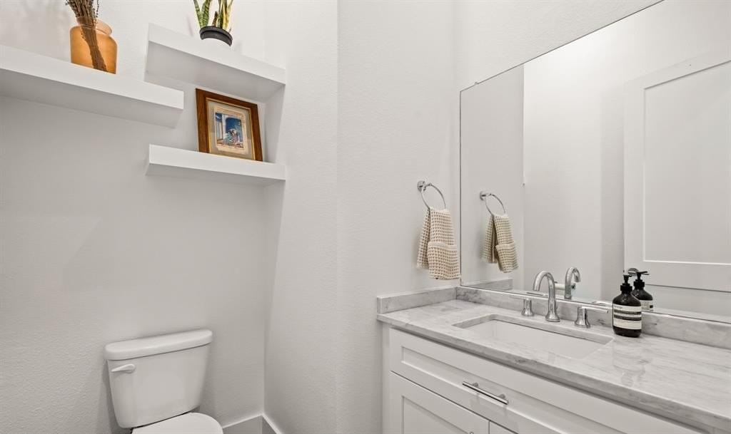 4222 Roseland Ave #102 - Photo 6 of 26