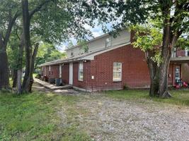 featured image of 218 N 6th St