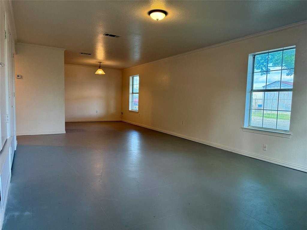 218 N 6th St - Photo 3 of 12