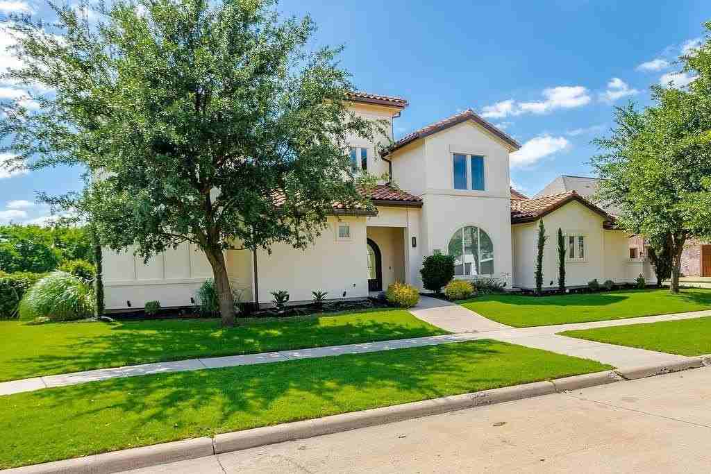 10027 Hillsdale Ln - Photo 4 of 40