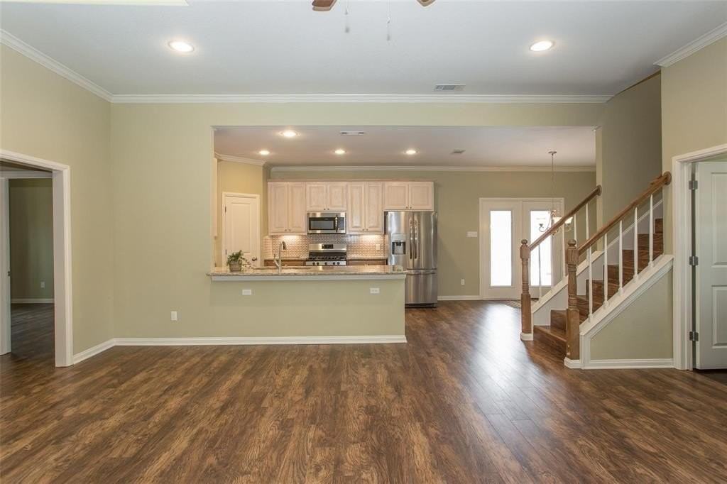 2705 College Ave - Photo 3 of 10