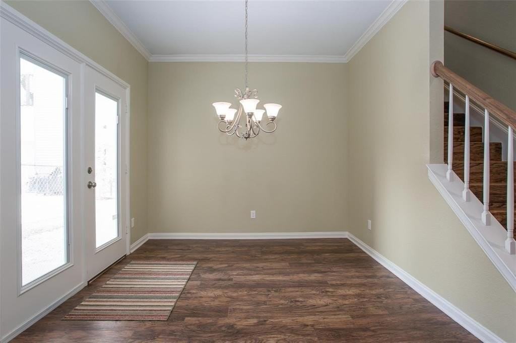 2705 College Ave - Photo 5 of 10