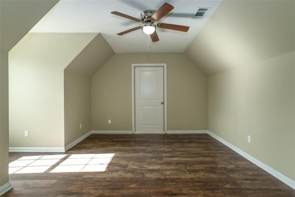 2705 College Ave - Photo 6 of 10