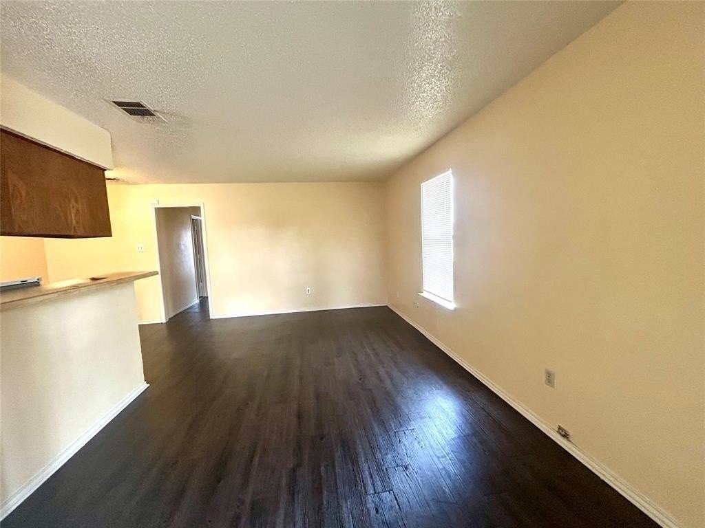 2303 Lido Ln - Photo 4 of 21