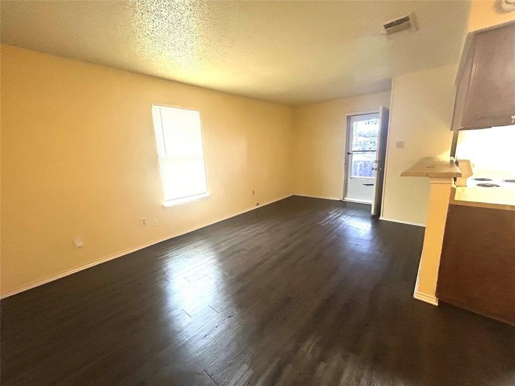 2303 Lido Ln - Photo 6 of 21