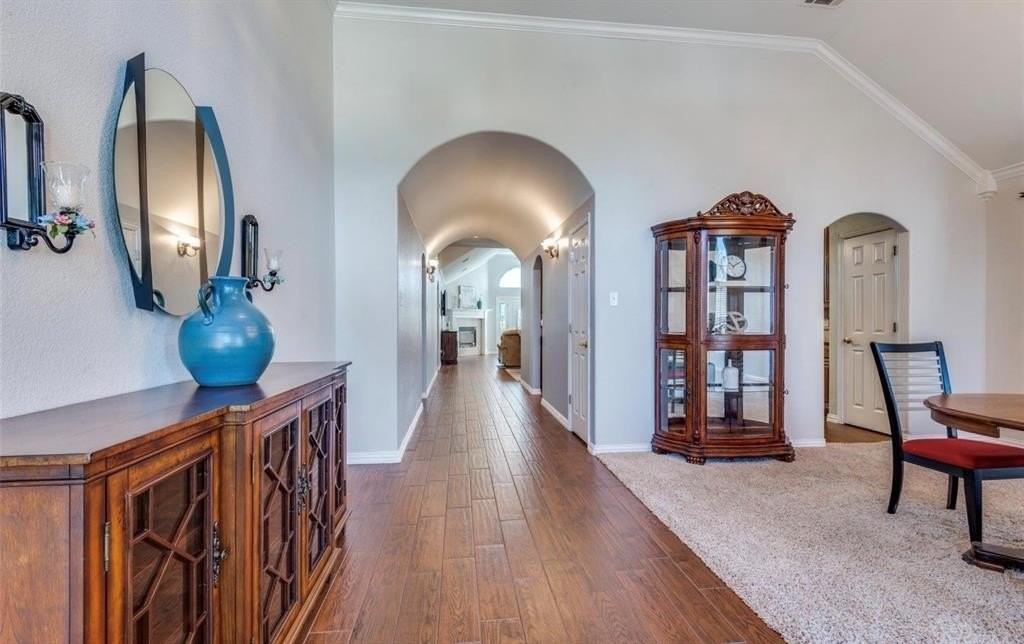 2620 Britany Cir - Photo 3 of 12