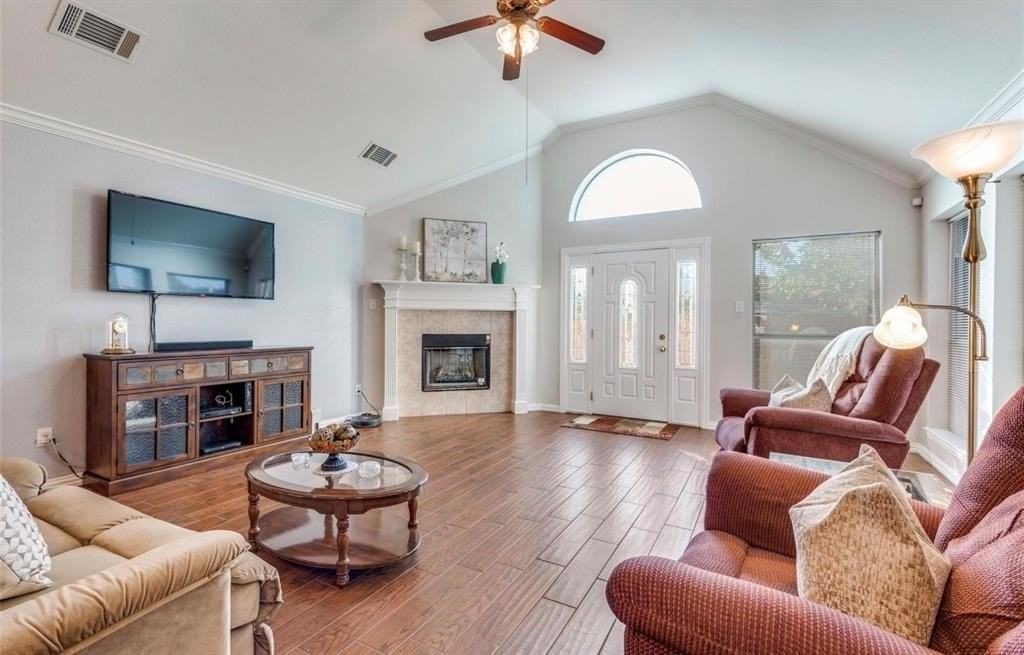 2620 Britany Cir - Photo 4 of 12